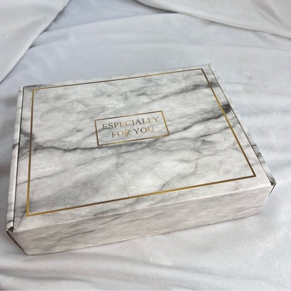 EYITUPC Light Up Teacher Gift Frame – Holds 2 4x6 Photos - Picture 7 of 8